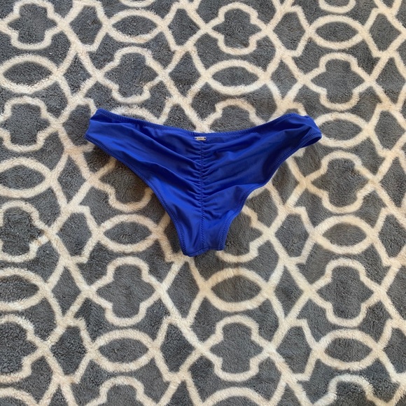 Victoria's Secret bikini bottom - Picture 2 of 2